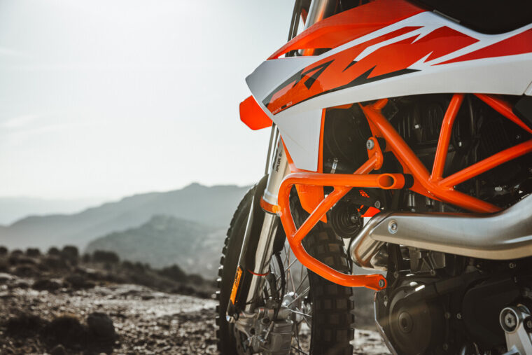 KTM-690-Enduro-R-2026-detalles6