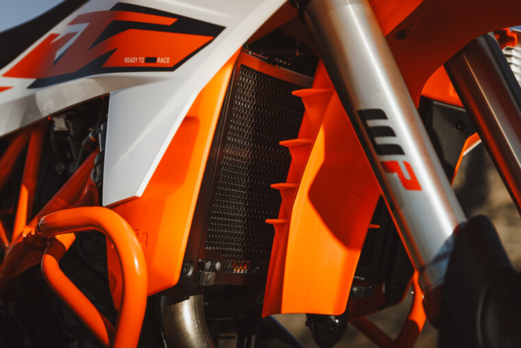 KTM-690-Enduro-R-2026-detalles8