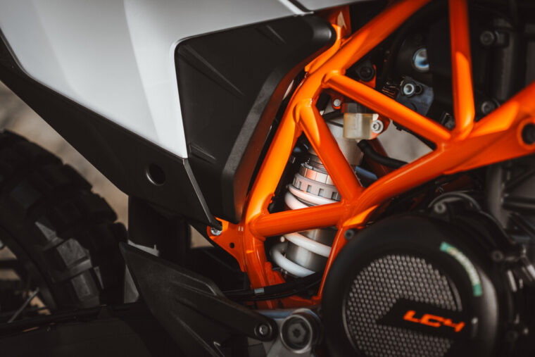 KTM-690-Enduro-R-2026-detalles9