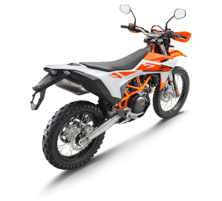 KTM-690-Enduro-R-2026-estudio6