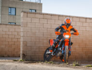 KTM 690 SMC R 2026 59 KTM 690 SMC R 2026 accion19