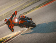 KTM 690 SMC R 2026 75 KTM 690 SMC R 2026 accion3