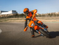 KTM 690 SMC R 2026 39 KTM 690 SMC R 2026 accion39