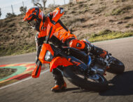 KTM 690 SMC R 2026 33 KTM 690 SMC R 2026 accion45
