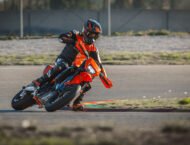 KTM 690 SMC R 2026 29 KTM 690 SMC R 2026 accion49