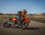 KTM 690 SMC R 2026 22 KTM 690 SMC R 2026 accion56