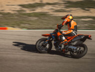 KTM 690 SMC R 2026 20 KTM 690 SMC R 2026 accion58
