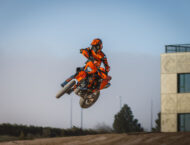 KTM 690 SMC R 2026 72 KTM 690 SMC R 2026 accion6