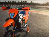 KTM 690 SMC R 2026 103 KTM 690 SMC R 2026 detalles11