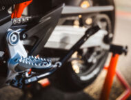 KTM 690 SMC R 2026 119 KTM 690 SMC R 2026 detalles2