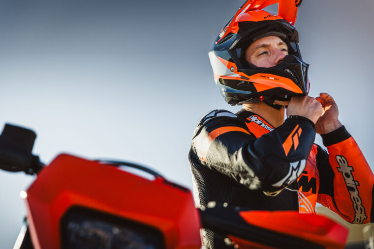 KTM-690-SMC-R-2026-detalles7