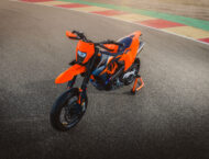KTM 690 SMC R 2026 88 KTM 690 SMC R 2026 estaticas18
