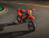 KTM 690 SMC R 2026 85 KTM 690 SMC R 2026 estaticas21