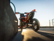 KTM 690 SMC R 2026 80 KTM 690 SMC R 2026 estaticas29