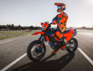 KTM 690 SMC R 2026 94 KTM 690 SMC R 2026 estaticas3