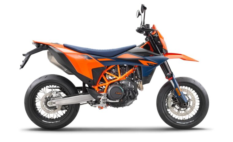 KTM 690 SMC R 2026 121 KTM 690 SMC R 2026 estudio2