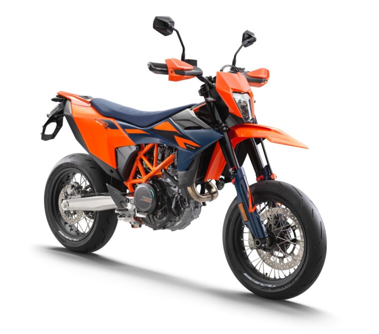 KTM-690-SMC-R-2026-estudio5