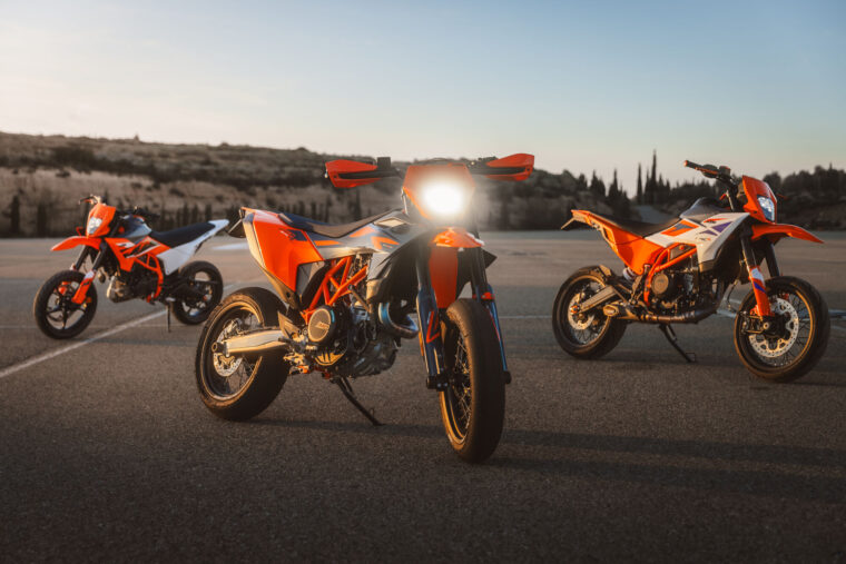 KTM 690 SMC R 2026 78 KTM 690 SMC R 2026 familia1