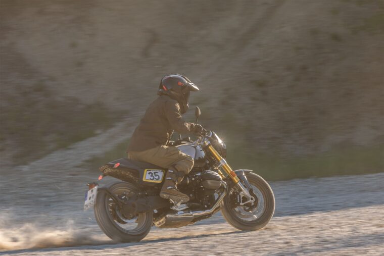 Kit-The-Tracker-BMW-R-12-nineT-24