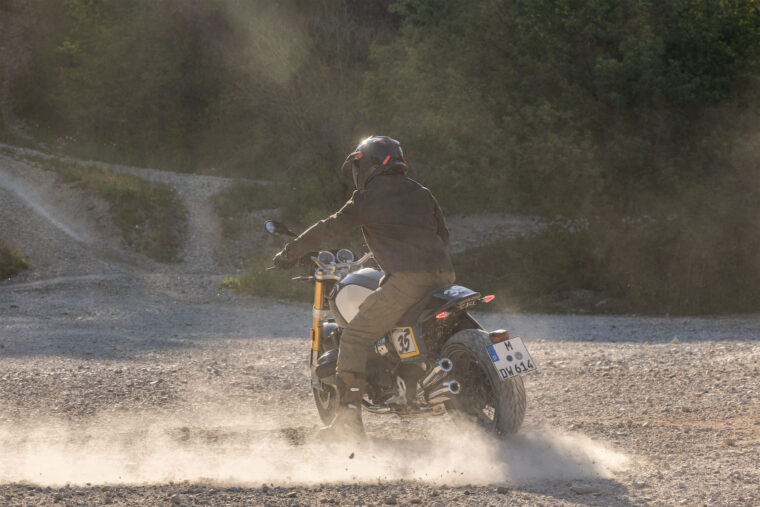 Kit-The-Tracker-BMW-R-12-nineT-30