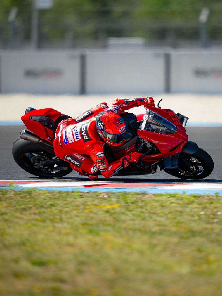 Marc-Marquez-Balaton-Ducati-Panigale-V4-5
