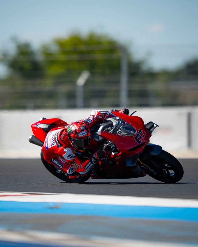 Pecco-Bagnaia-Balaton-Ducati-Panigale-V4-2