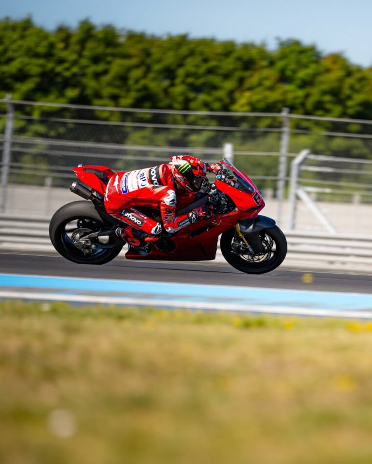 Pecco-Bagnaia-Balaton-Ducati-Panigale-V4-3