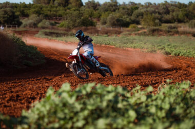 Stark Varg MX 1 2 2026 accion2