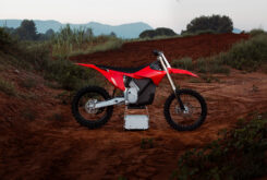 Stark Varg MX 1 2 2026 estaticas rojo1