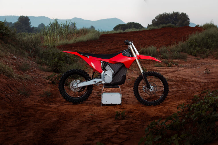 Stark Varg MX 1 2 2026 estaticas rojo1