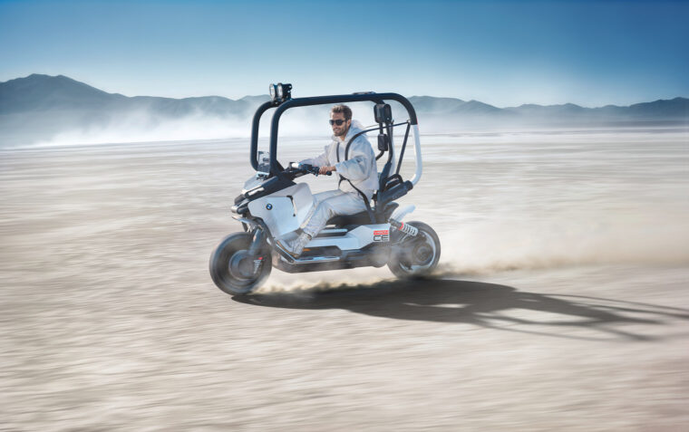 BMW-Motorrad-Vision-CE-accion2