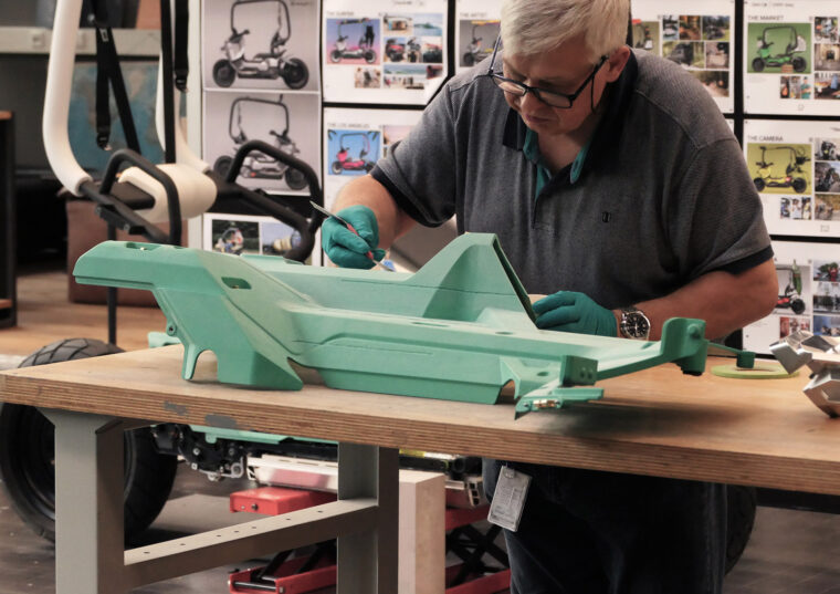 BMW-Motorrad-Vision-CE-taller1