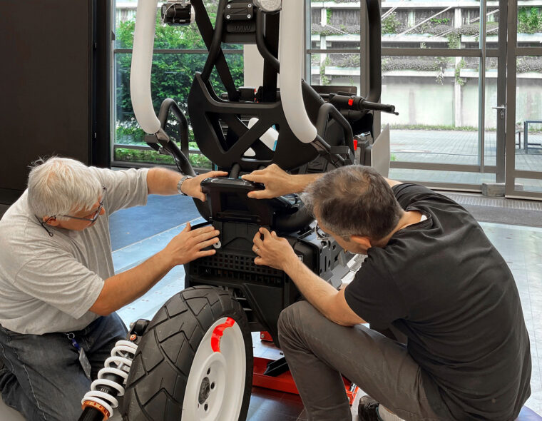 BMW-Motorrad-Vision-CE-taller6