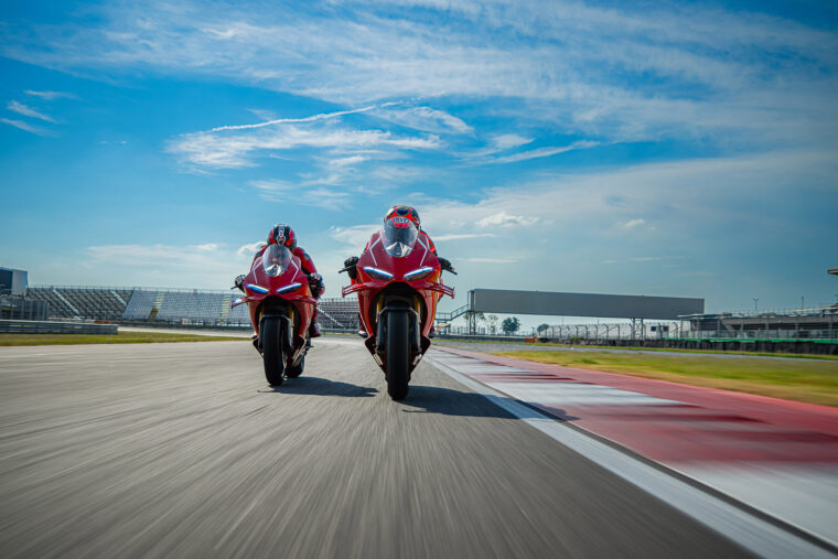 Ducati-Panigale-V4-R-2026-accion1