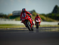 Ducati Panigale V4 R 2026 44 Ducati Panigale V4 R 2026 accion10