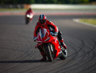 Ducati Panigale V4 R 2026 40 Ducati Panigale V4 R 2026 accion14