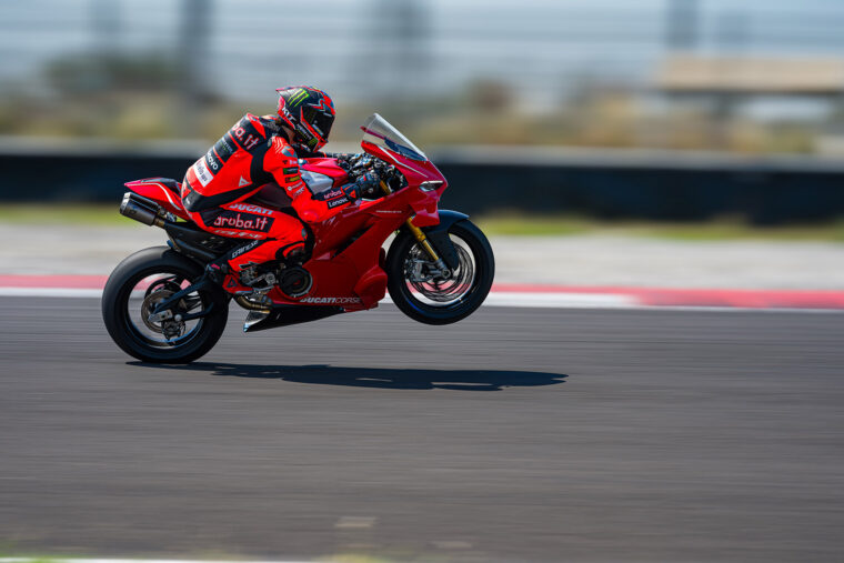 Ducati-Panigale-V4-R-2026-accion29