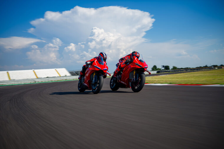 Ducati-Panigale-V4-R-2026-accion3