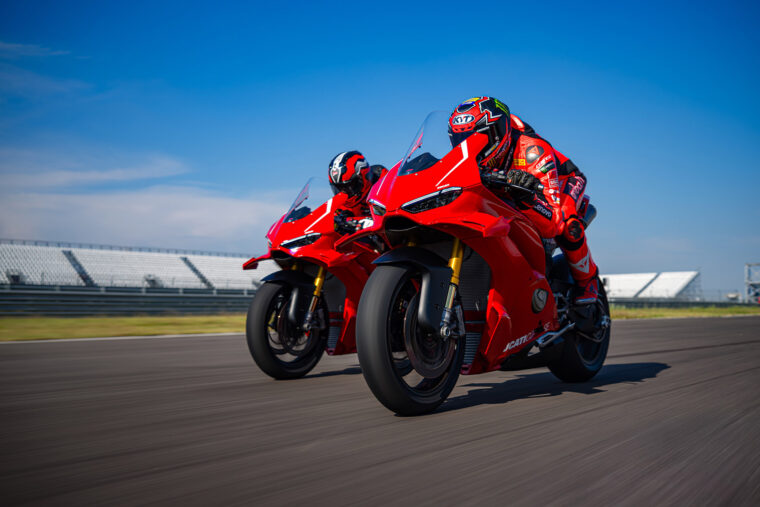 Ducati-Panigale-V4-R-2026-accion4