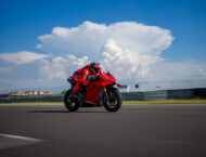 Ducati Panigale V4 R 2026 48 Ducati Panigale V4 R 2026 accion6