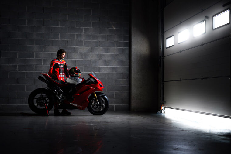 Ducati-Panigale-V4-R-2026-estaticas23