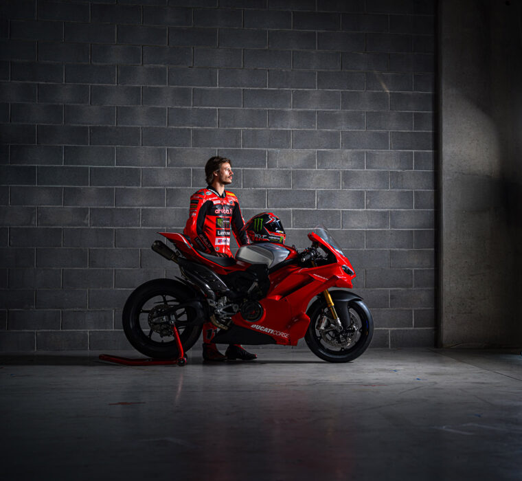 Ducati-Panigale-V4-R-2026-estaticas24
