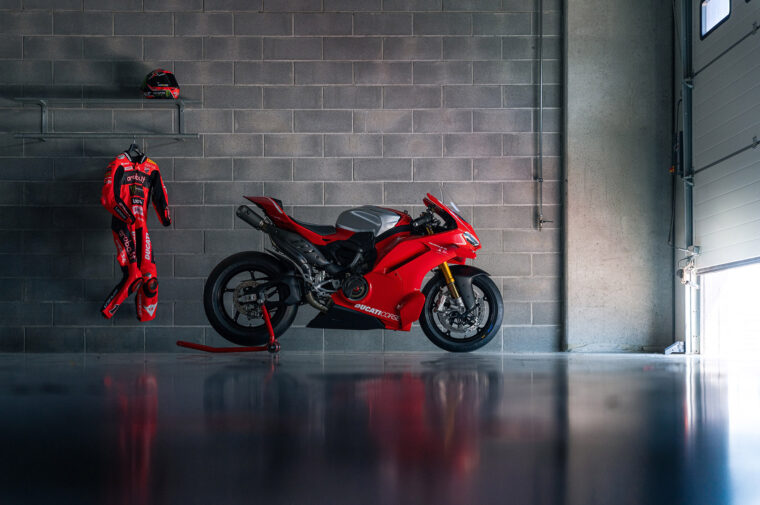 Ducati-Panigale-V4-R-2026-estaticas28