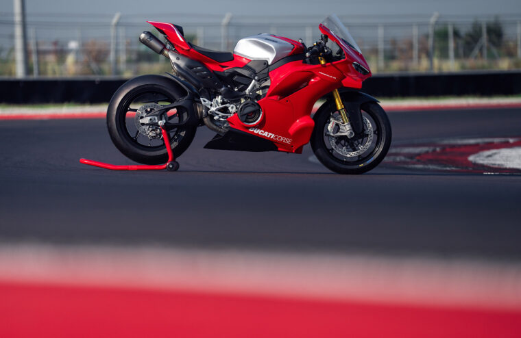 Ducati-Panigale-V4-R-2026-estaticas5
