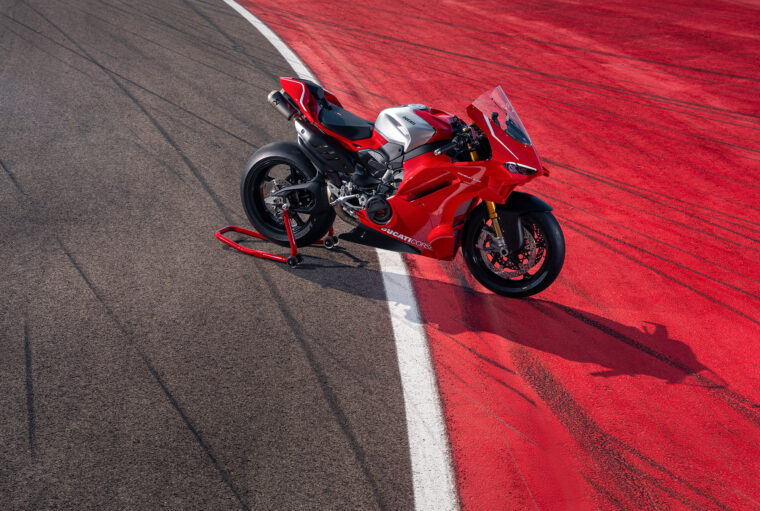 Ducati-Panigale-V4-R-2026-estaticas8