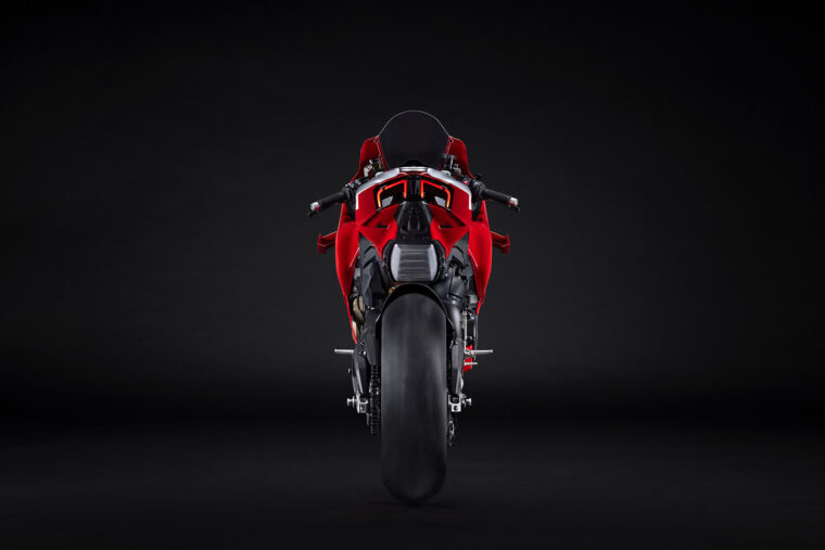 Ducati-Panigale-V4-R-2026-estudio6