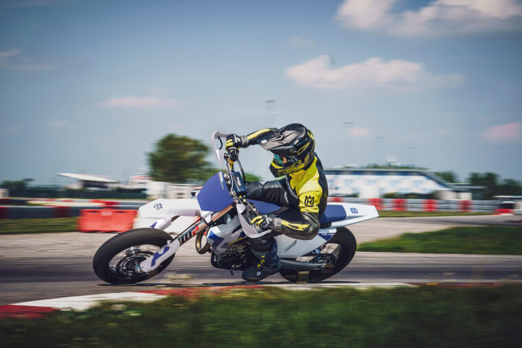 Husqvarna-FS-450-2026-accion3