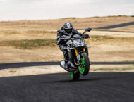 Kawasaki Z1100 SE 2026 accion1