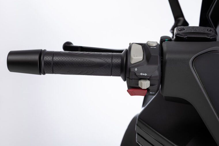 QJ-Fort-125N-2026-detalles19