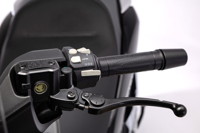 QJ-Fort-125N-2026-detalles22